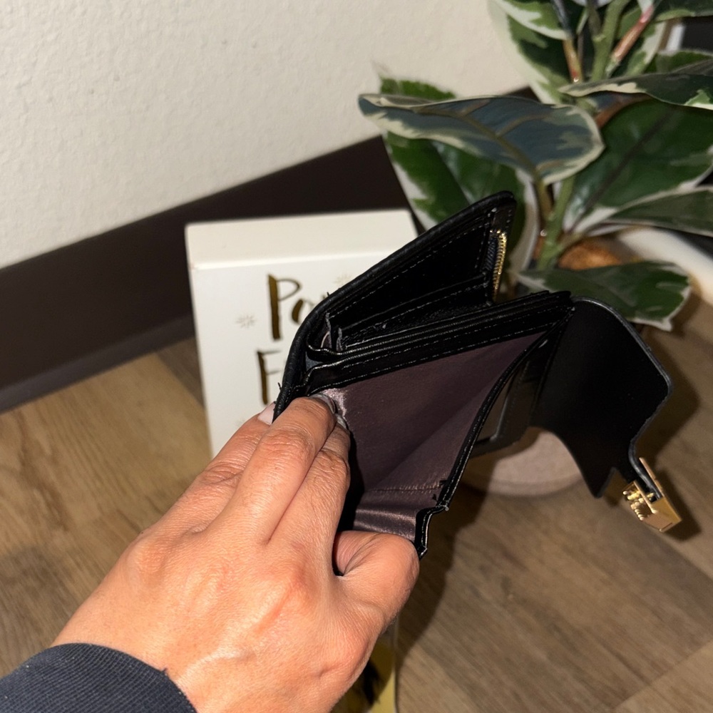 Black Leather Small Fold Wallet - Picture 7 of 14